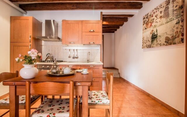 Venice Canal View Boutique Apartment