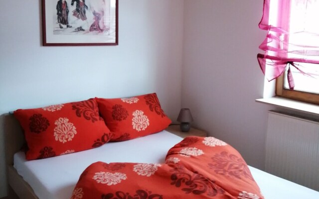 Luxurious Apartment in Lauterbach OT Fohrenbühl With Heating Facility