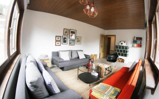 Family Friendly Chalet - Central with Beautiful Mountain Views