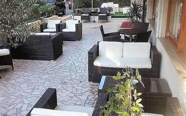Hotel Annalisa B B And Beach