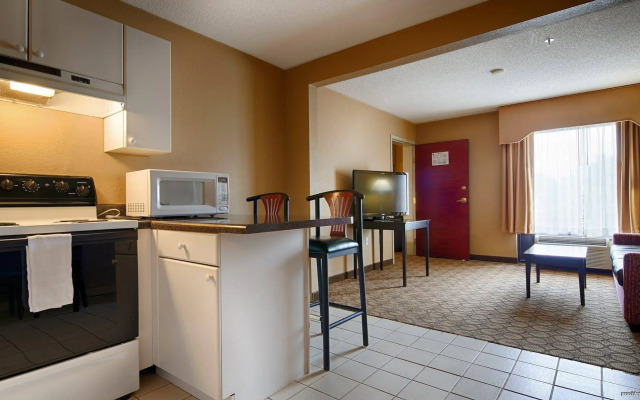 Best Western Plus McDonough Inn & Suites