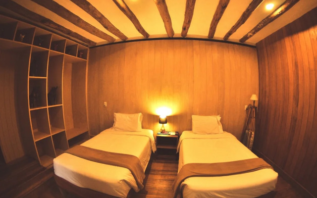 Nao Victoria Hostel