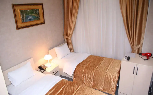 Riva Hotel