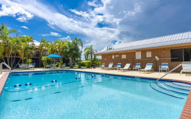 Bass & Sun Condominium 2/2 Bedroom