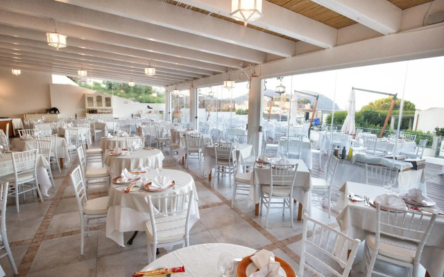 Hotel Tritone