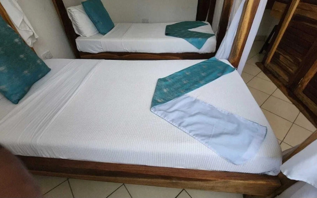 Lux Suites Diani Airstrip Villas