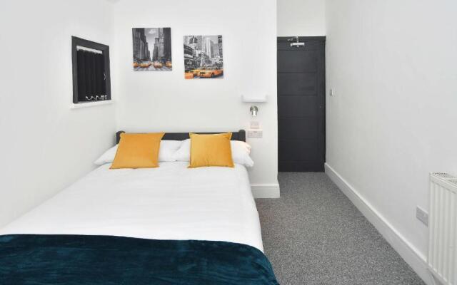 Townhouse @ 202 Walthall Street Crewe