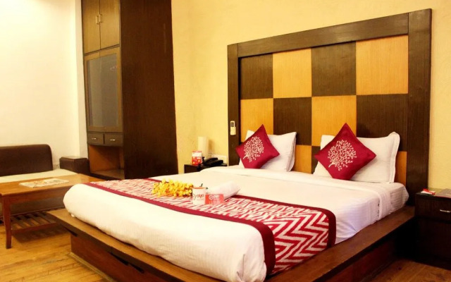 OYO 305 Hotel Rajdeep Palace