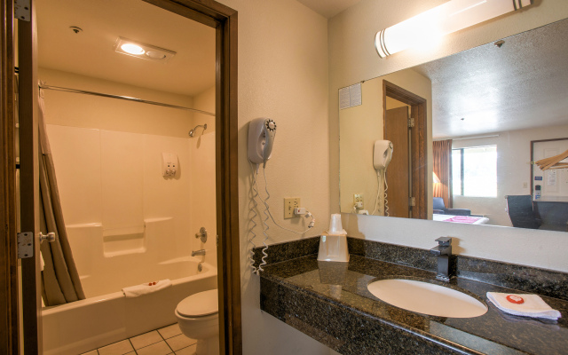 OYO Woodland Hotel and Suites