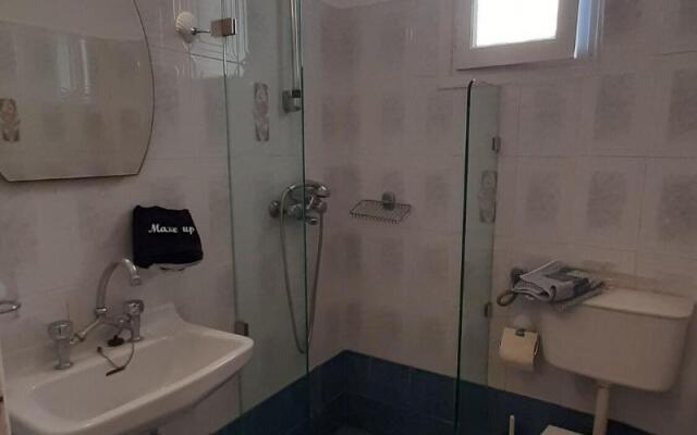 Agia Anna Hotel