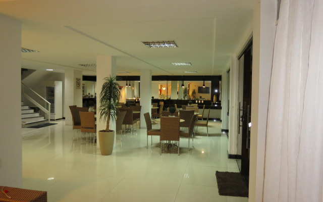 Tirol Praia Hotel