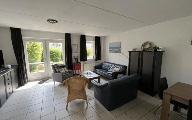Cosy Bungalow Near the Beach