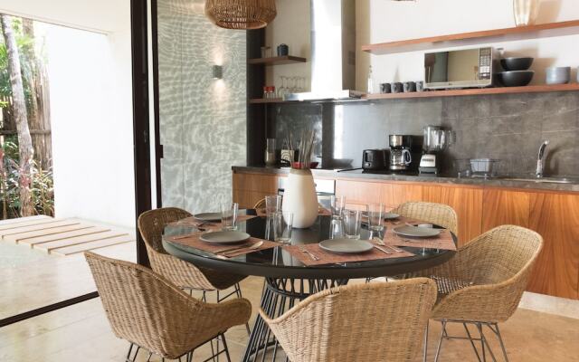 Bajo Cielo 107 By Lockey