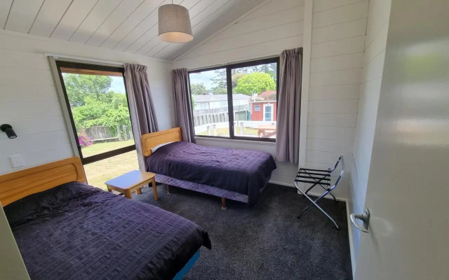 Relax at Pauanui - Pauanui Holiday Home