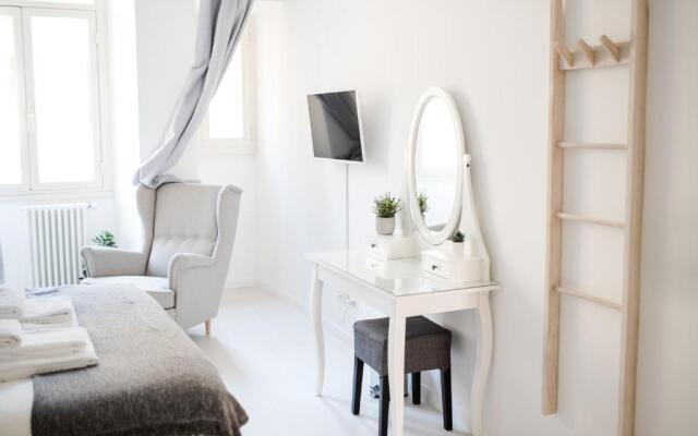 White Fanti Apartment
