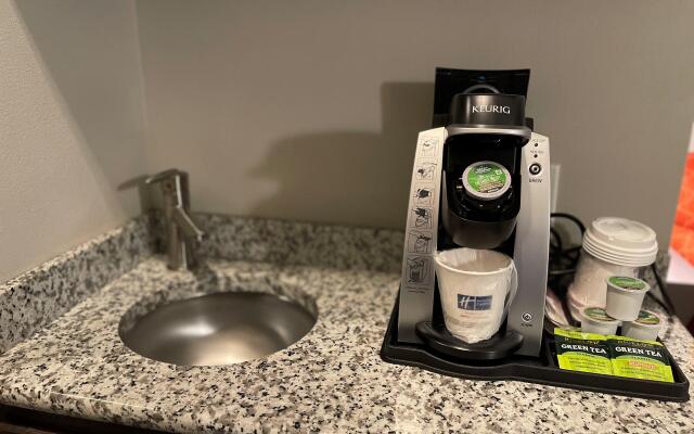 Holiday Inn Express & Suites Gonzales by IHG