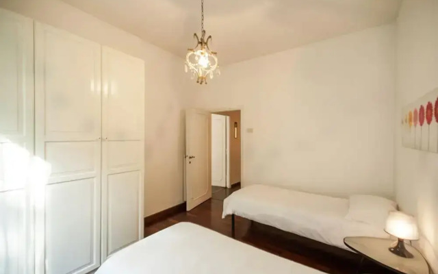 Spacious Apartment in Rome near Sea