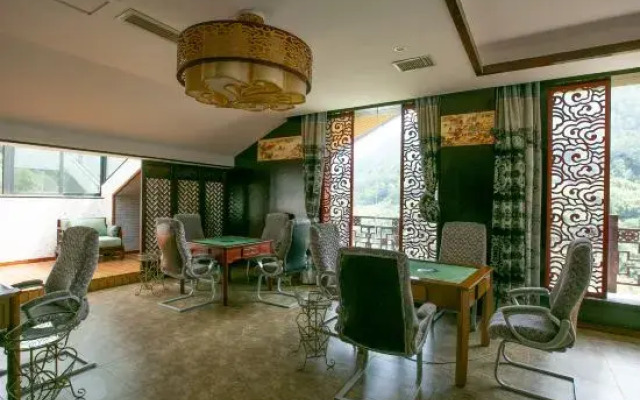 Hailuogou Mulin Sencun Hotel