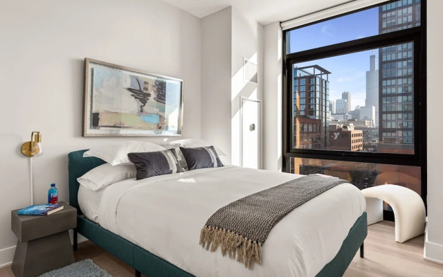 Prime Location 2BR Balcony Restful Night