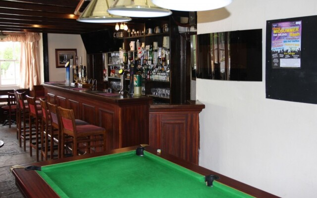 OYO Rose & Crown Hotel