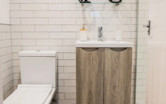 Dealhouse Apartments 11