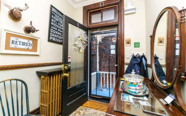 Elliott House Bed and Breakfast Toronto