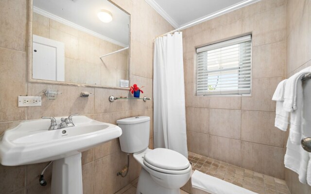 Hut Pointe #6 2 Bedroom Apts