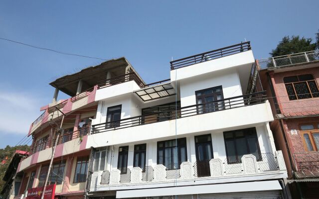 OYO 13307 Home Luxury Stay Shoghi