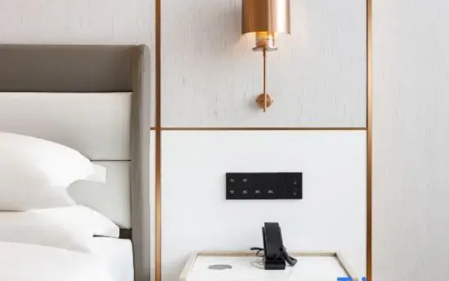 Elong Hotel (Qingyang District)