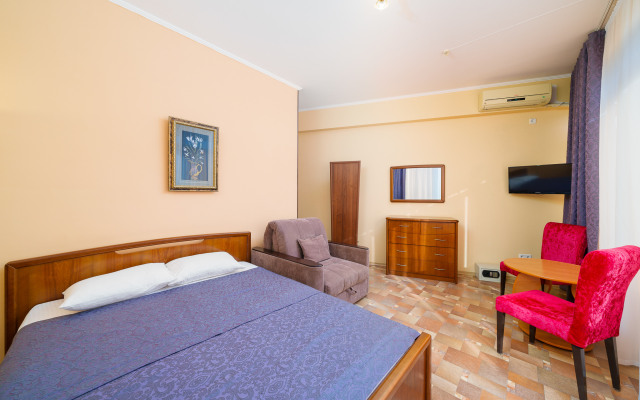 Royal Hotel