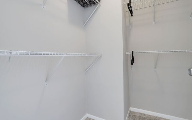 Stylish & Fantastic apt in Crystal City