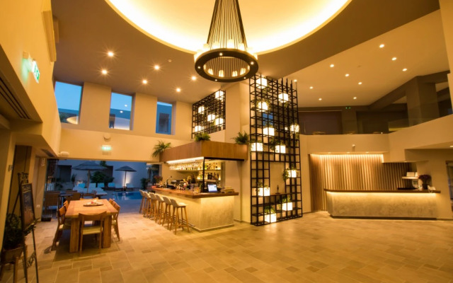 Parasol Luxury Hotel & Suites