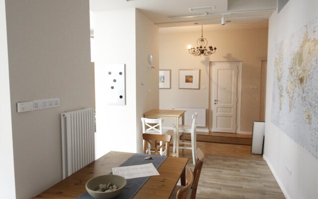 Guesthouse No. 7.