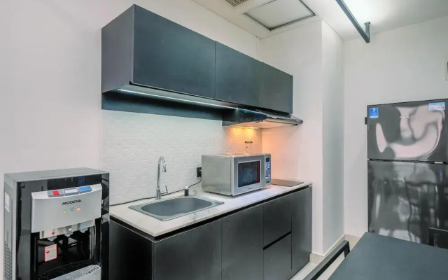 Luxury 2BR Apartment at Pejaten Park Residence with Bathtub