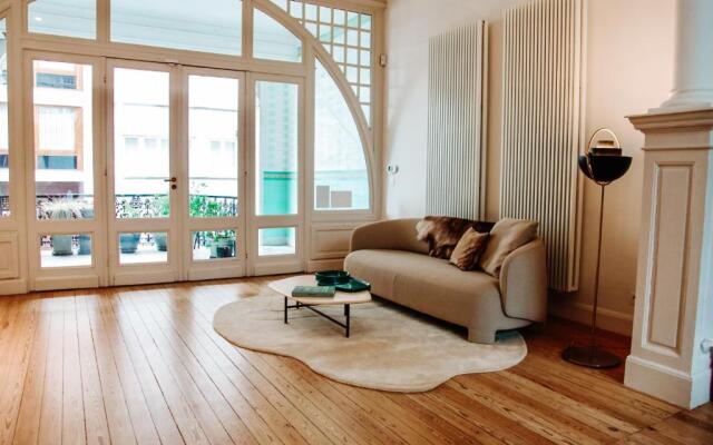 Spacious Belle Epoque House with free parking
