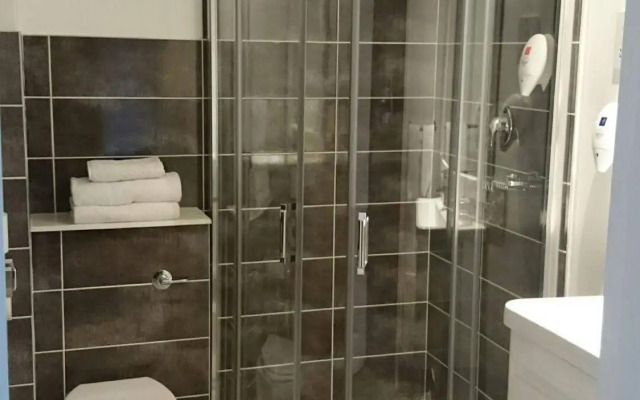 Killarney Heights Hotel