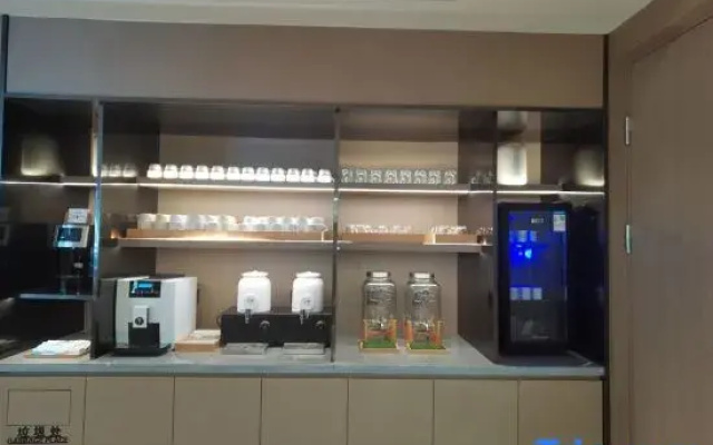 JI Hotel (Jiaozhou Jiaodong Airport Zhanqian Avenue)