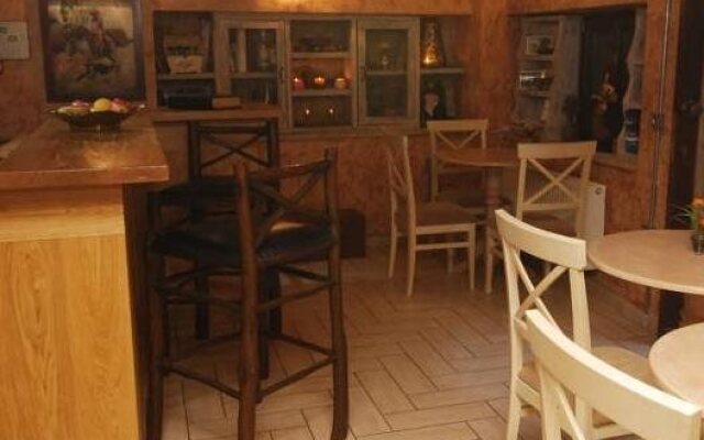 Alexandros Guesthouse