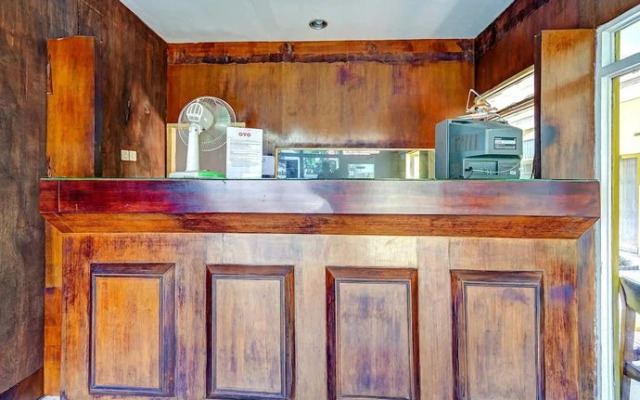 OYO Flagship 90717 Hotel Kalimantan Surabaya