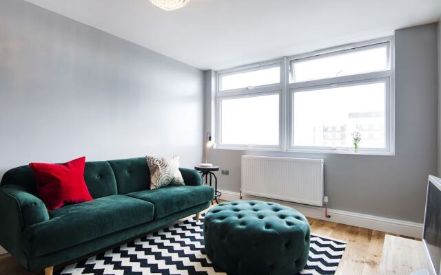 Scenic Shepherds Bush Home by Westfield London