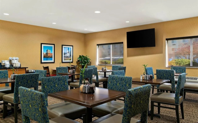 Comfort Suites Saginaw