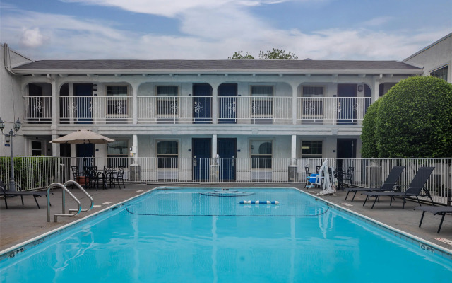 Studio 6 Suites - Dallas, TX - Downtown