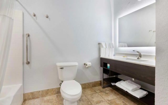 Best Western Plus Appleton Airport/Mall Hotel
