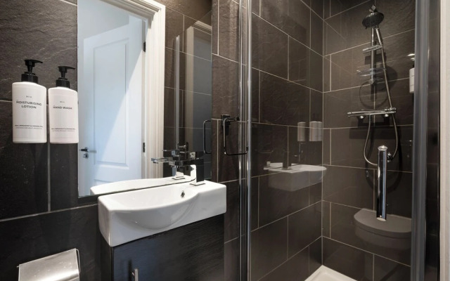 Lake Road Apartments