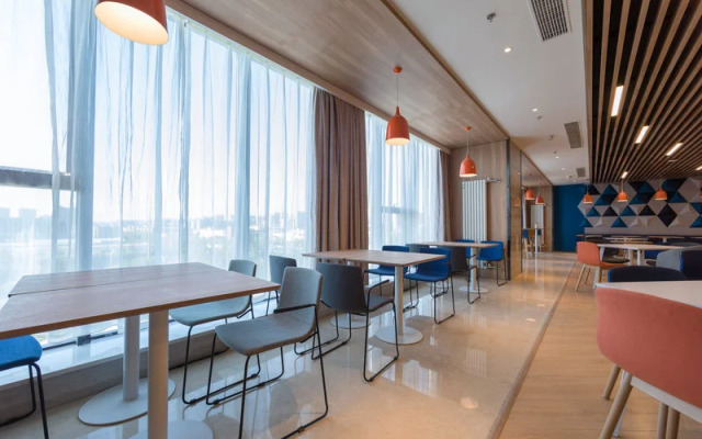 Holiday Inn Express Xi an West