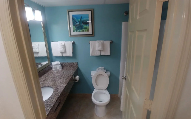 Tropical Winds Oceanfront Hotel