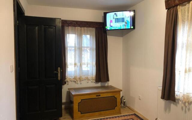 Casuta Vanatorului Campulung Moldovenesc