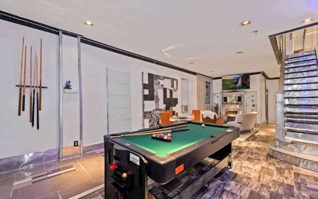 Stylish 4 Bedroom Home Near Philadelphia