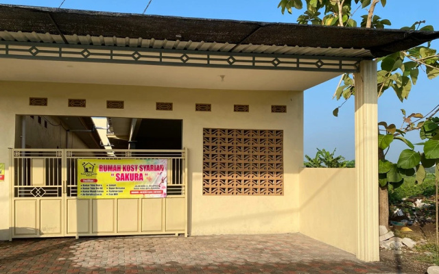 RedDoorz near Terminal Baru Pasuruan