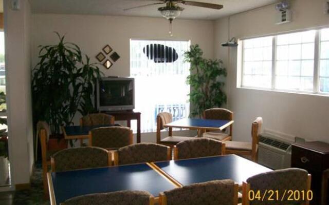 American Inn and Suites White Hall